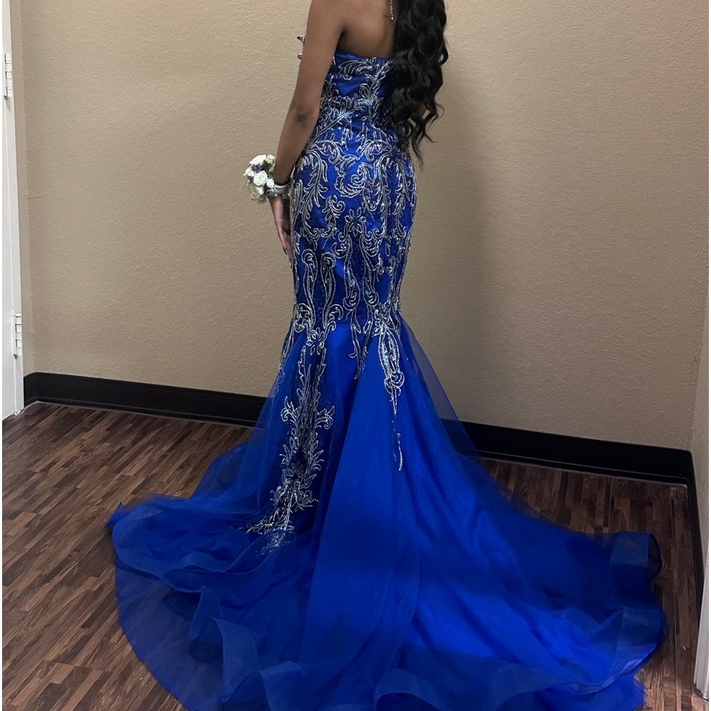 Prom dress 2023 - Picture 2 of 3